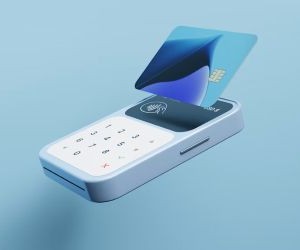 Các mặt hàng như vàng, dầu mỏ, nông sản và kim loại công nghiệp mang đến cơ hội đa dạng hóa danh mục đầu tư và phòng ngừa lạm phát, nhưng chúng cũng là những tài sản có rủi ro cao do biến động giá, căng thẳng địa chính trị và cú sốc cung-cầu; điều quan trọng là phải đầu tư với một chiến lược rõ ràng, hiểu biết về các động lực thị trường cơ bản và chỉ với nguồn vốn không ảnh hưởng đến sự ổn định tài chính của bạn.