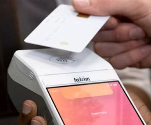 Tiền điện tử mang lại tiềm năng lợi nhuận cao và tự do tài chính lớn hơn thông qua tính phi tập trung, hoạt động trên một thị trường mở cửa 24/7. Tuy nhiên, chúng là một tài sản rủi ro cao do tính biến động cực độ và thiếu quy định. Rủi ro chính bao gồm thua lỗ nhanh chóng và sự cố an ninh mạng. Chìa khóa thành công là chỉ đầu tư với một chiến lược rõ ràng và nguồn vốn không ảnh hưởng đến sự ổn định tài chính của bạn.